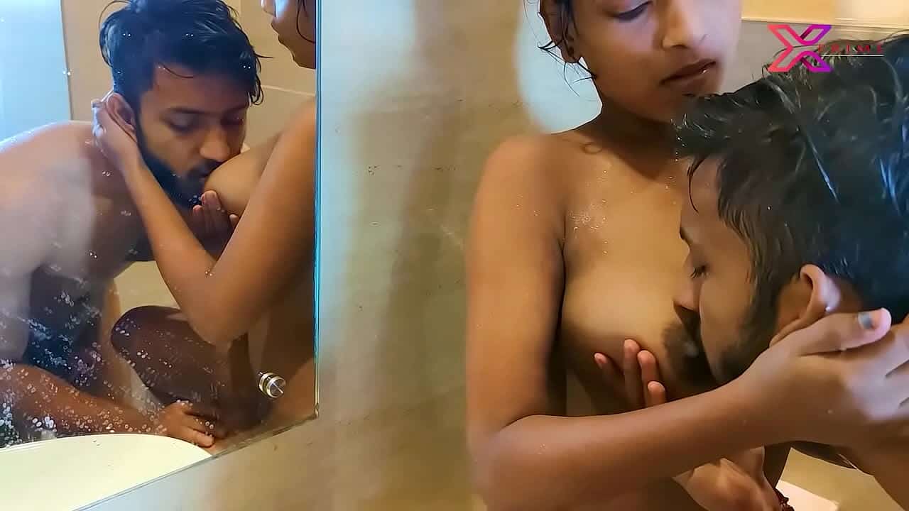 नंगी सेक्स बातरूम मे इंडियन लड़की के साथ सेक्स करते हुए