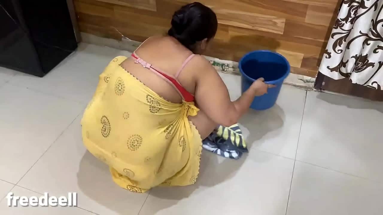 Indian Aunty sex College Boy fucking Indian Maid XXX Hindi