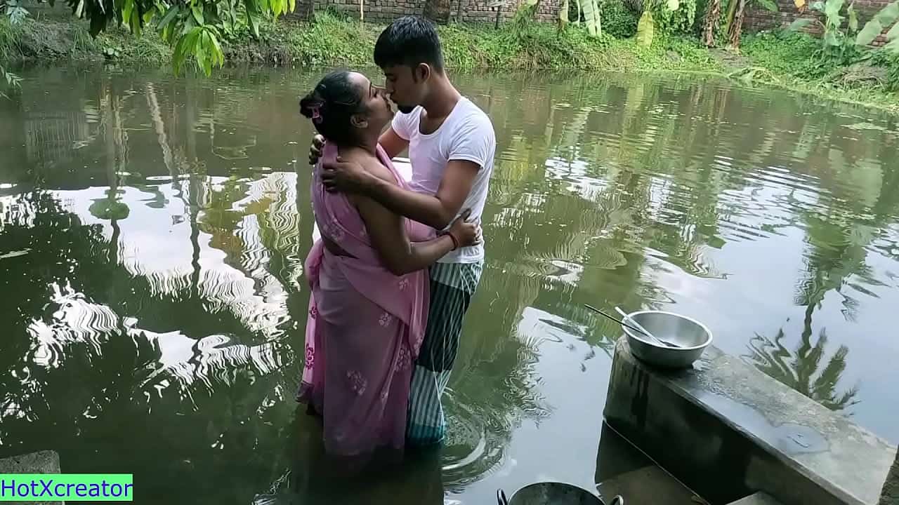 Indian sex outside me choda hot desi boudi ko