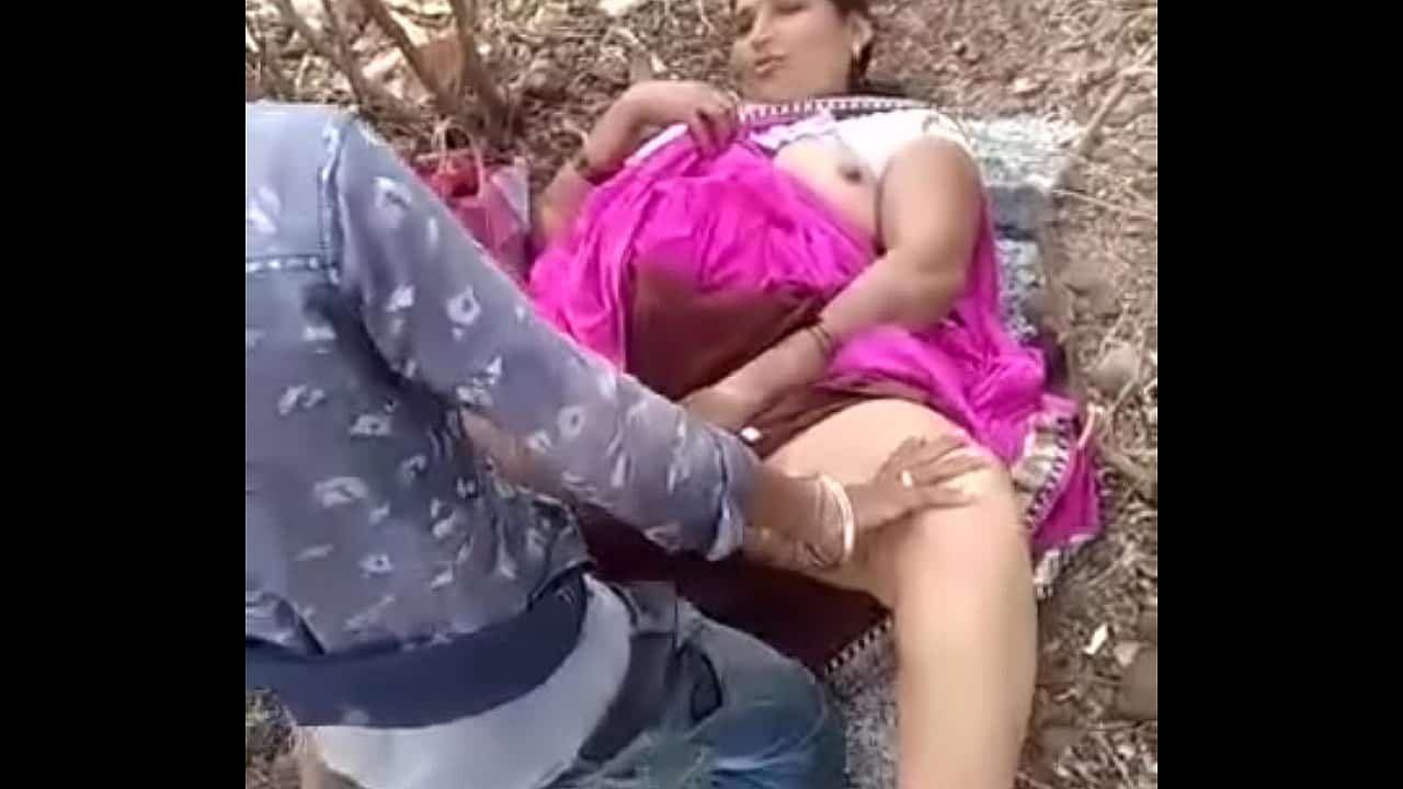 Xxnxx Indian Couple Caught having sex in public park