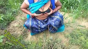 indian sexy aunty’s xxx outdoor village sex mms