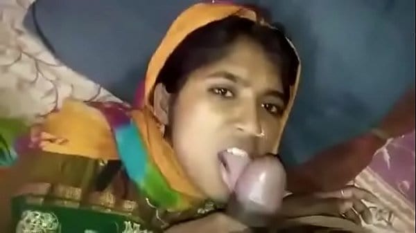 Indian village girl xxx hot blowjob and big cock small pussy