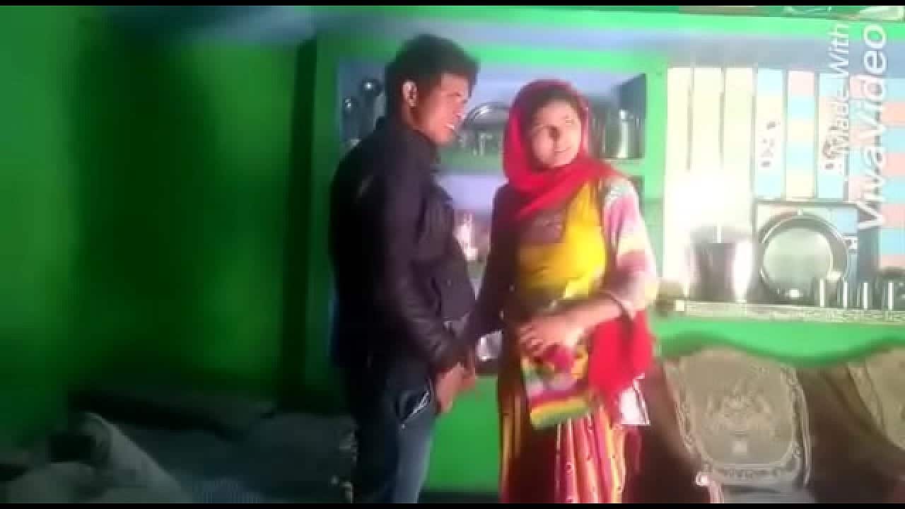 घर के नौकरानी से लंड चूसवाया सेक्स एमएमएस हिन्दी मे