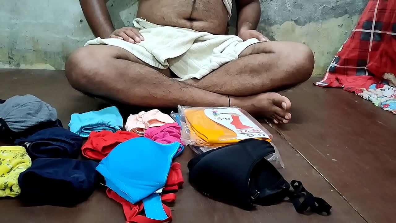 पॅंटी बेचने वाला चाचा चूत चुदाई की मेरी देसी चुदाई