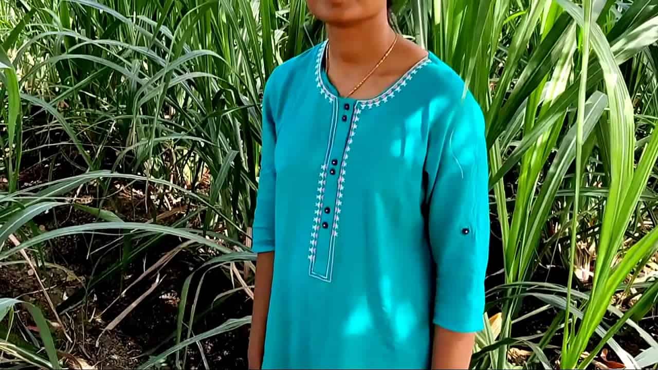 गर्लफ्रेंड की चूत चुदाई खुले खेत में हिंदी एमएमएस