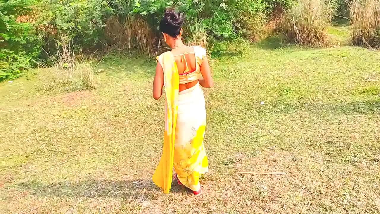 Hindi sex movie jungle me jake apni chuchi aur chut ki nangi video banai