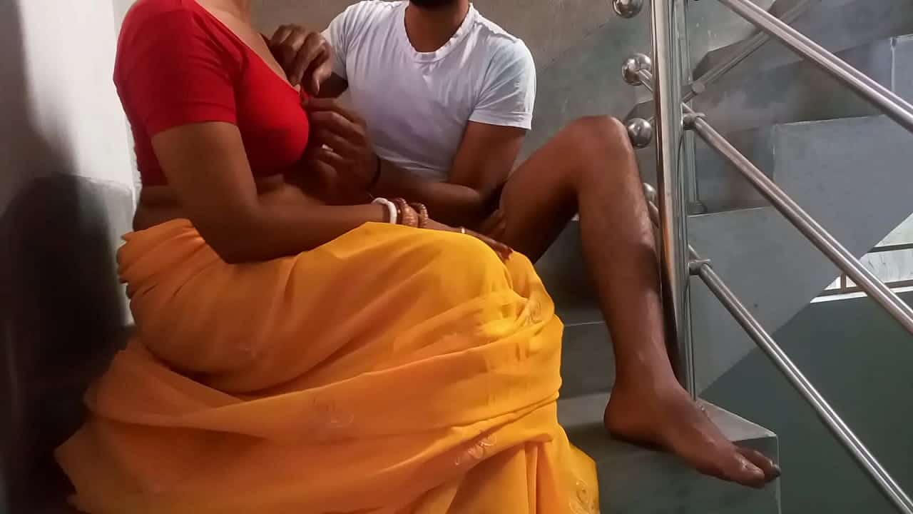indian bhabhi big boobs sucking sex with devar on the stairs