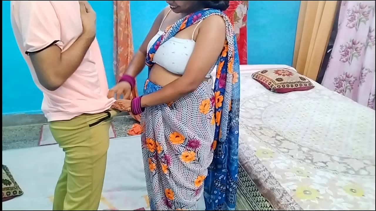 Desi hindi xxx horny aunty sex with young boy