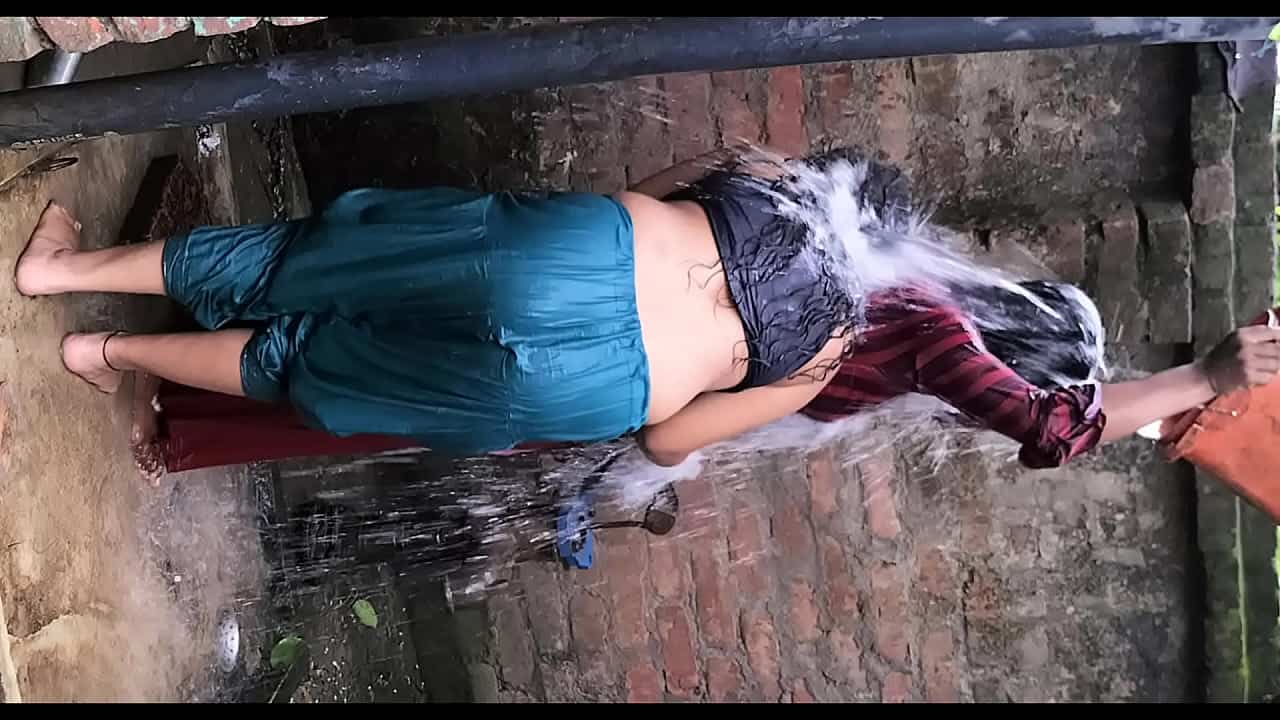 desi village teen girl open bath mms hidden camera viral sex video