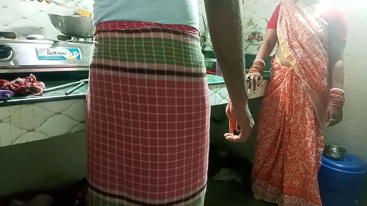 homemade xxx indian porn bf bhabhi fucked by servant in kitchen