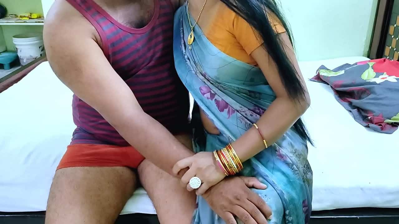 पति के दोस्त के साथ रंगरलिया मनाई भाभी अकेले में होम सेक्स