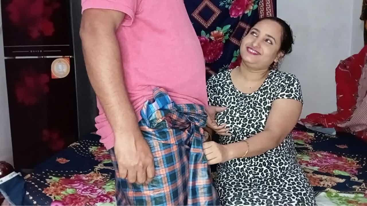 xhamster hindi porn horny unsatisfied bhabhi sex with servant