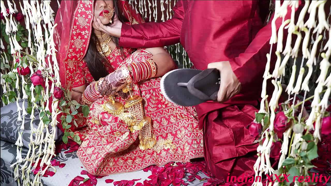 Indian xxx hindi chudai videos Suhaagraat first time sex