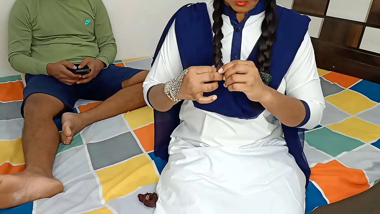 Sexy bahen ne bhai se maje kiye bistar par desi sex videos