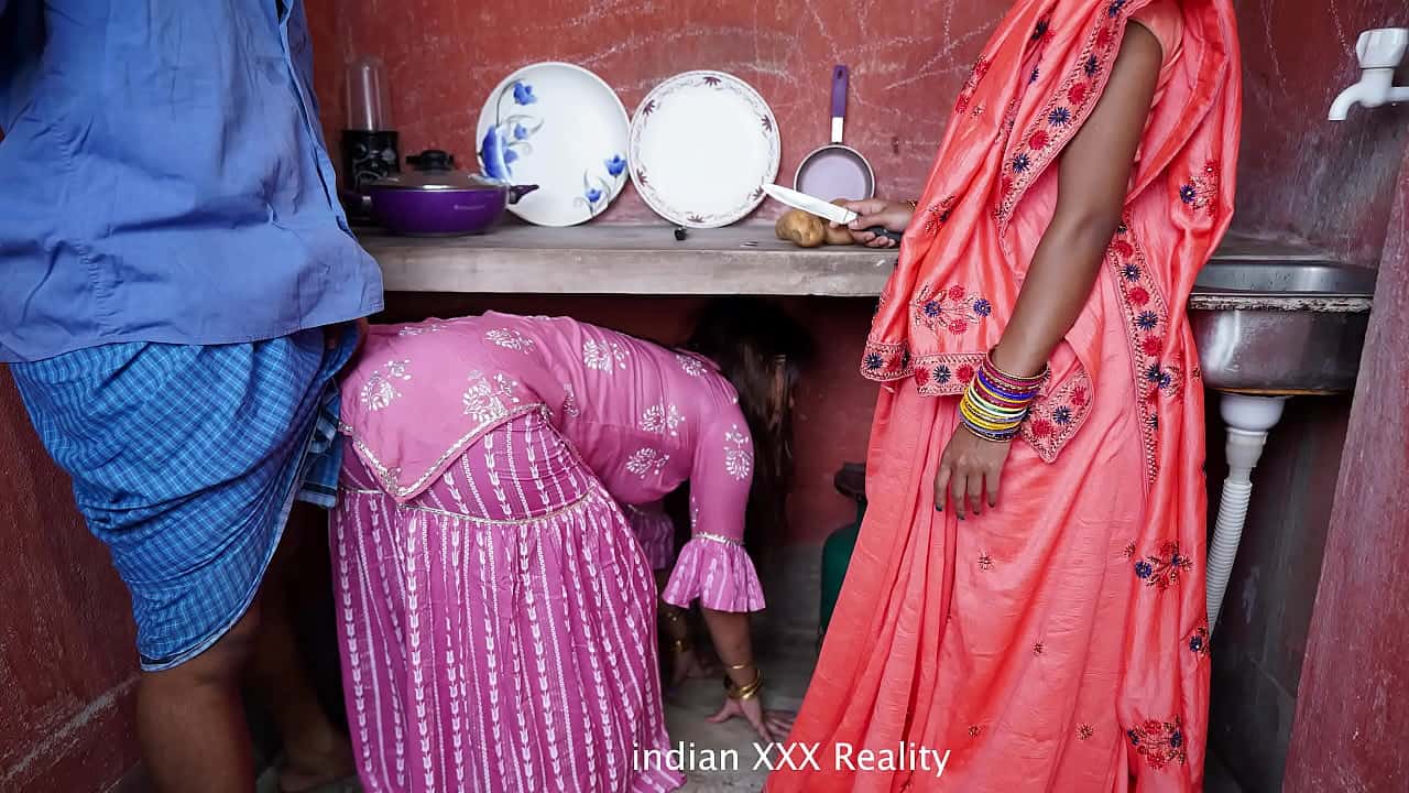 Indian Family sex in Kitchen Hindi XXX Incest porn videos