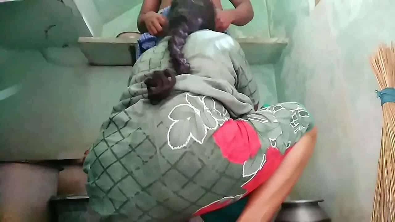 desi aunty sex with young boy in bathroom hd porn video