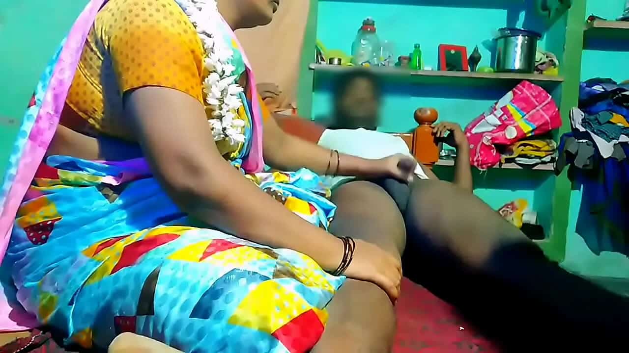 xnxx Tamil mallu aunty sex with young boy for money
