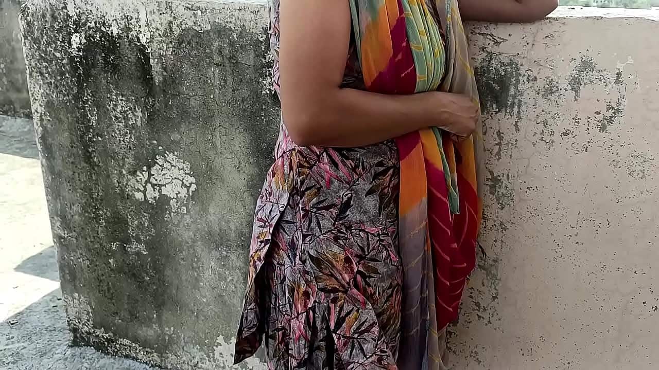 Hindi Sex XXX video Young Boy seduces neighbors sexy Aunty to fuck hard