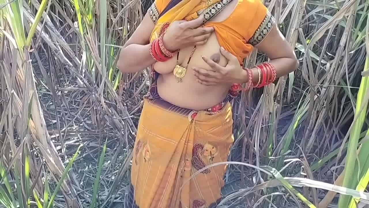 xhamster42 Indian desi village randi bhabhi outdoor sex with lover